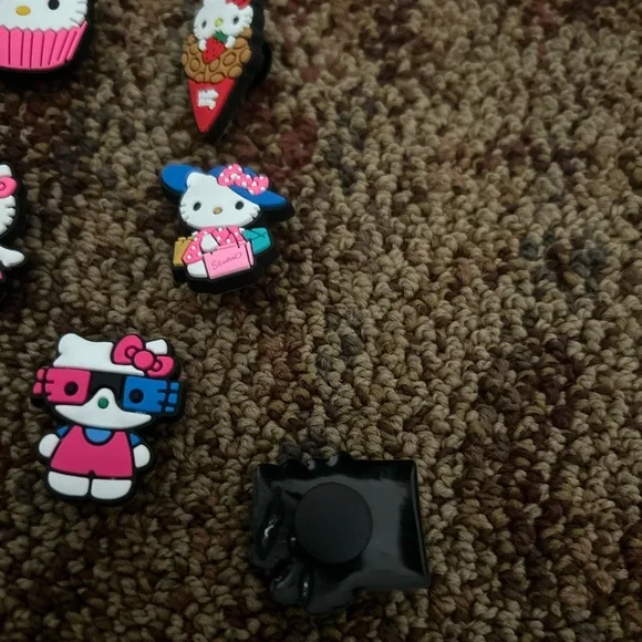 Hello Kitty shoe charms - Picture 2 of 2